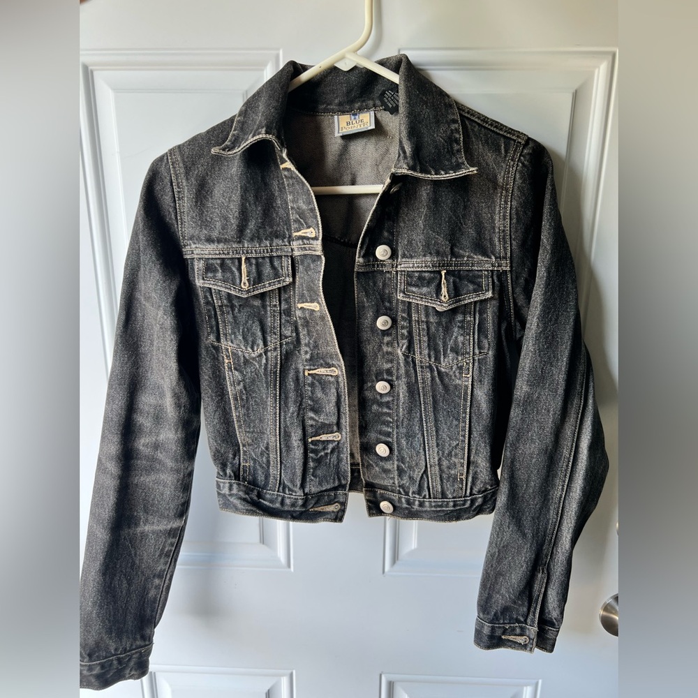 Women’s Vintage Blue Pointe Cropped Ashy Grey/Black Denim Jacket
